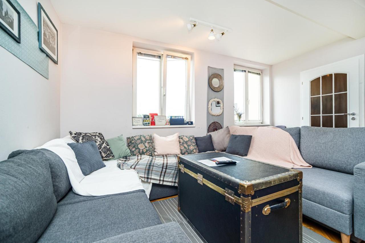 Central, Spacious, Modern 5 Bedrm Duplex W/Balcony Prague Exterior photo